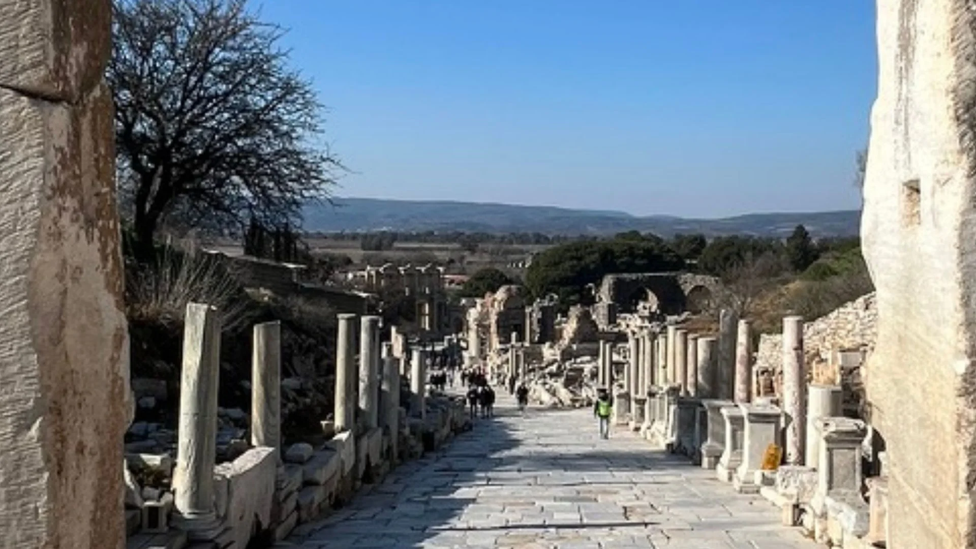 Calle de los Curetes en la ciudad antigua de Éfeso